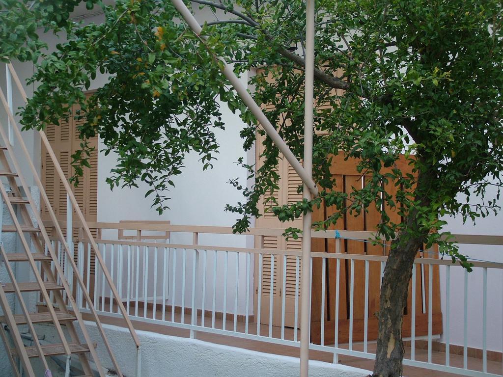George'S Apartment Agia Marina  Zimmer foto